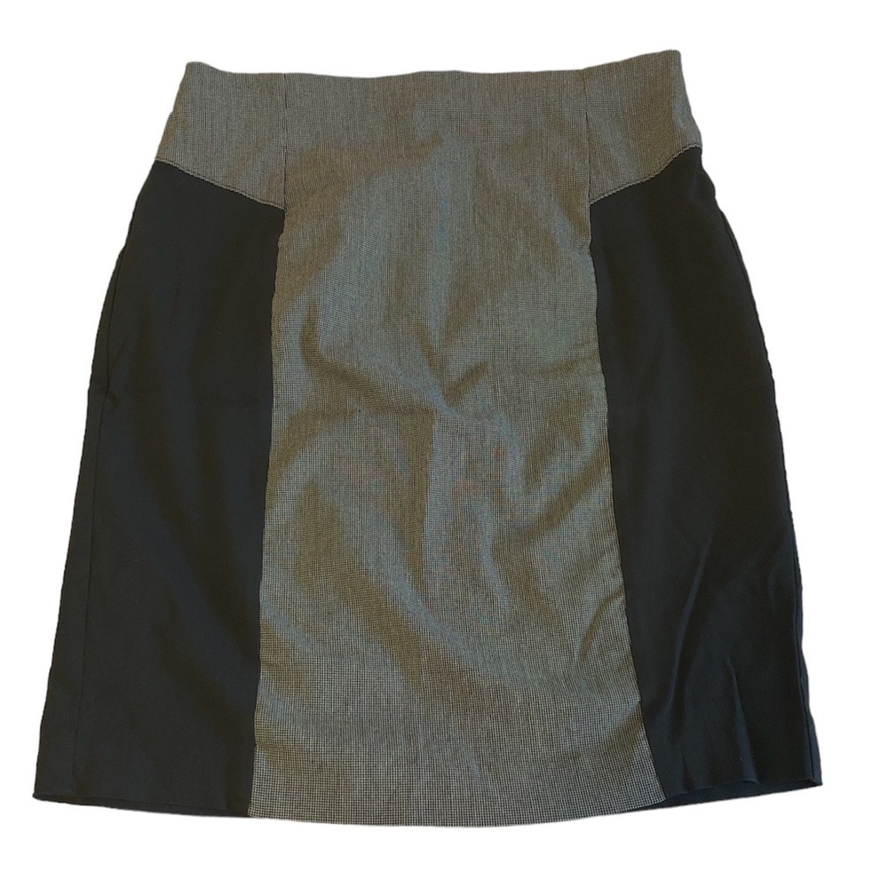 VAN HEUSEN Skirt Women's Size 4 Black Stretch Extensible Solid Grid Print